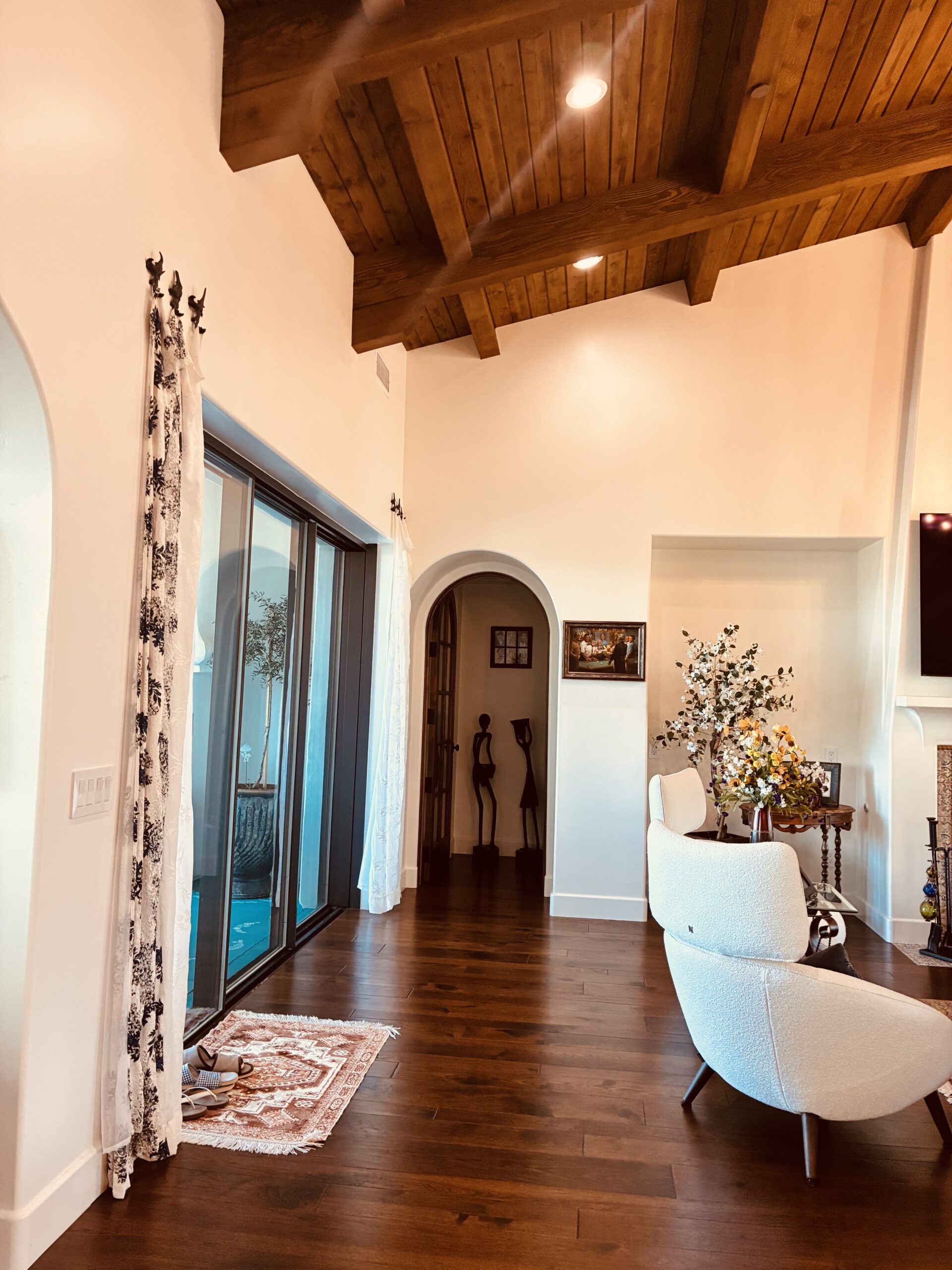 Modern Spanish style rood